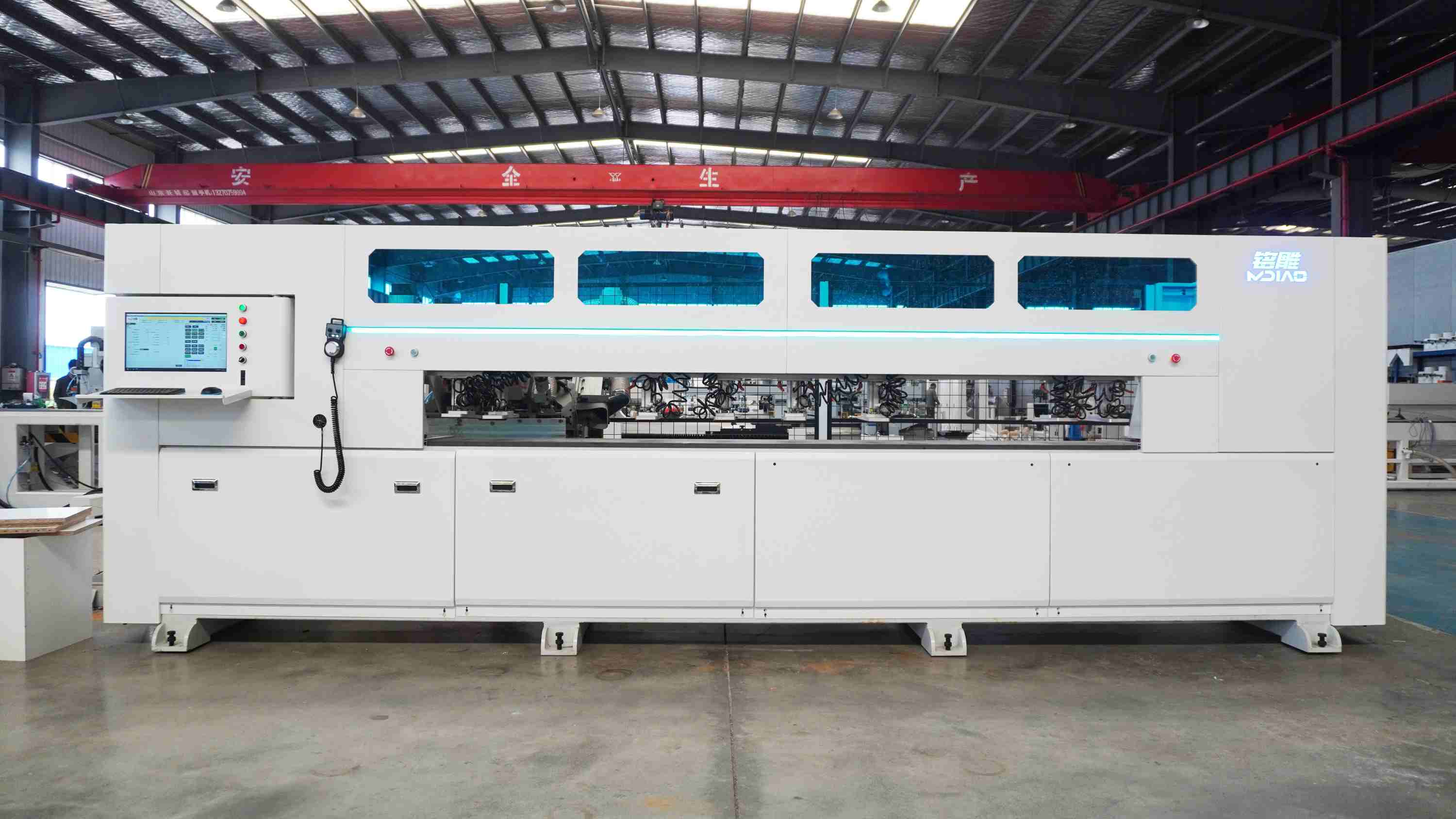 Equipo CNC MD2800LF para gabinetes