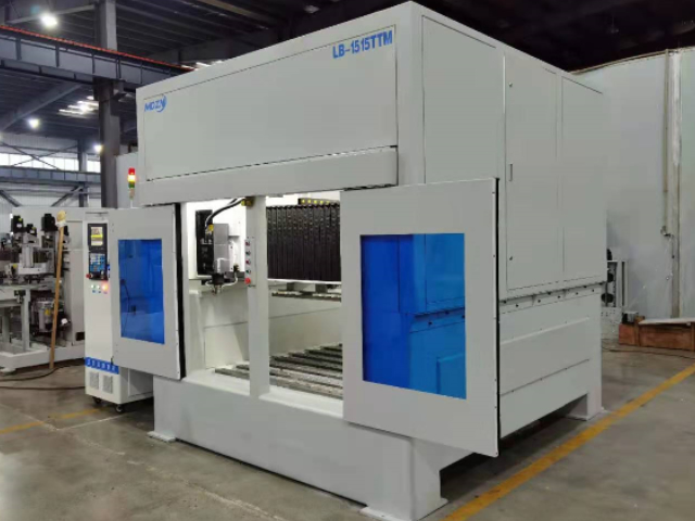 Máquina de perfiles automática M-1515TTM