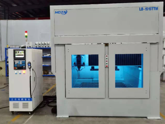 Máquina de perfiles automática M-1515TTM