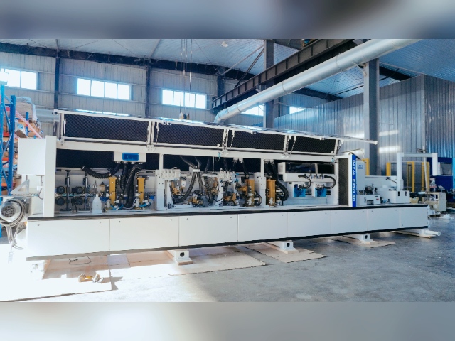 Máquina canteadora de tableros estrechos E952LNH con función de alineación horizontal