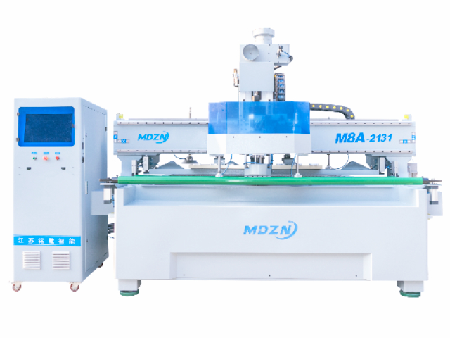 Fresadora CNC M8 (6 x 10) con cambiador automático de herramientas de 8 estaciones.
