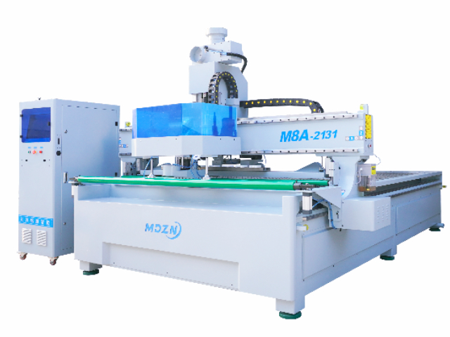 Fresadora CNC M8 (6 x 10) con cambiador automático de herramientas de 8 estaciones.