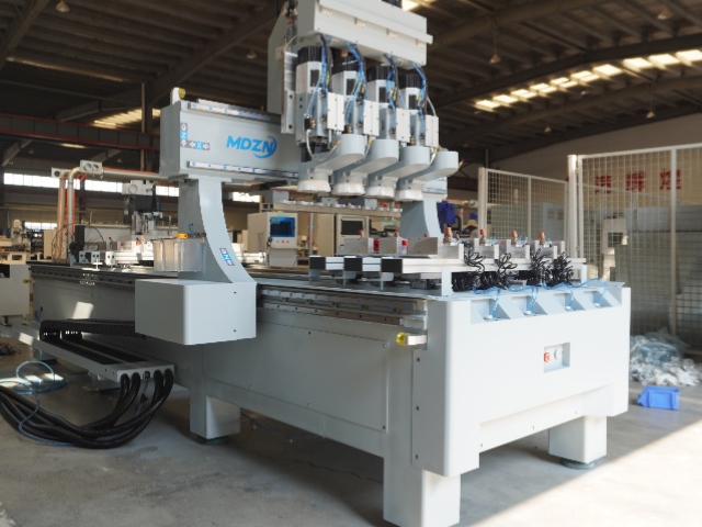 Fresadora CNC para perfiles de aluminio industriales