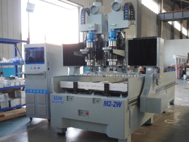 Máquina de grabado CNC personalizada para el procesamiento de madera y acrílico M2-2W