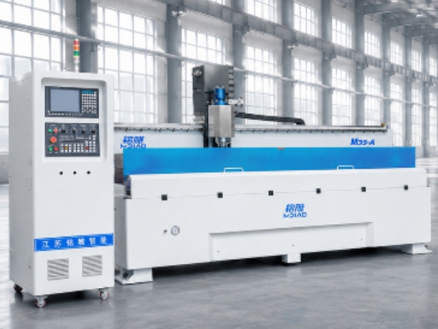 Centro de mecanizado de materiales compuestos M35-A con cambiador automático de herramientas